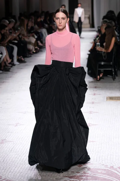 Look 11